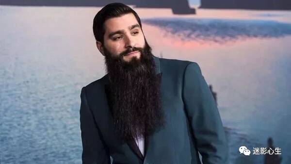 重生在好莱坞大编剧_好莱坞编剧收入(2)