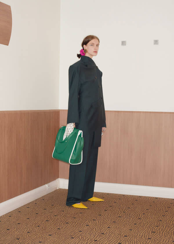 Balenciaga又抢话题了,时尚圈的下一个爆款单