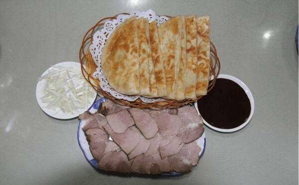 《特色上中国》之辽宁美食美食利川一条街舌尖图片