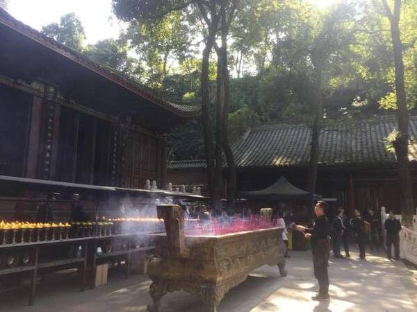 从成都怎么去乐山大佛?此时秋季正是游览凌云