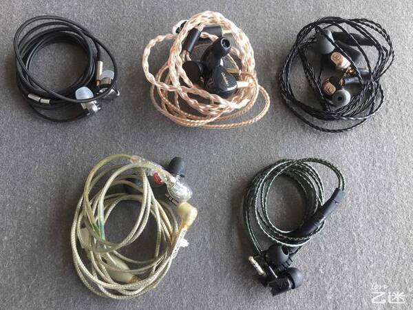 头戴式耳机戴久了会脱发吗?