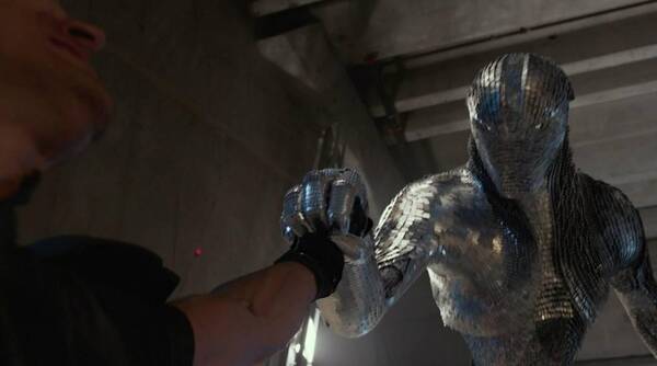 还记得秒杀X战警的哨兵机器人吗?在漫威原著里,X战警更憋屈