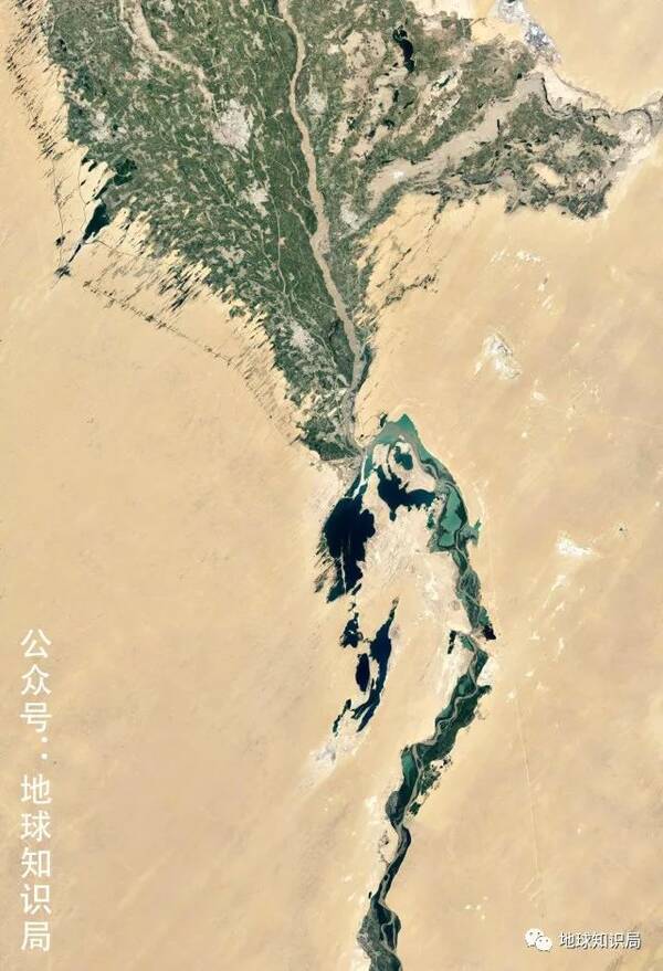 50年消失4个大北京,咸海是怎么被榨干的?