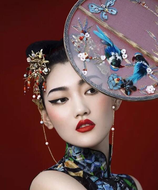 演绎万般风情姿态.