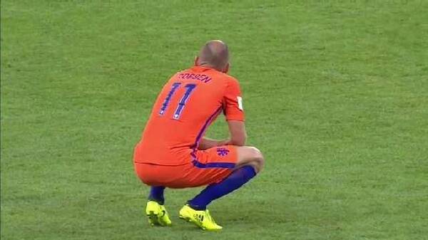 郁金香萎蔫了!荷兰国家队世预赛出局后,俱乐部