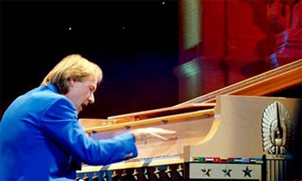 世界钢琴大师-克莱德曼:中国巡演二十年,深受人