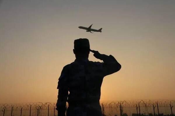 中国退伍老兵:战甲虽去亦英雄!