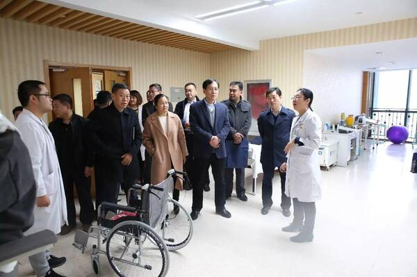 坊子区卫计局和区医疗机构到潍坊市中医院座谈