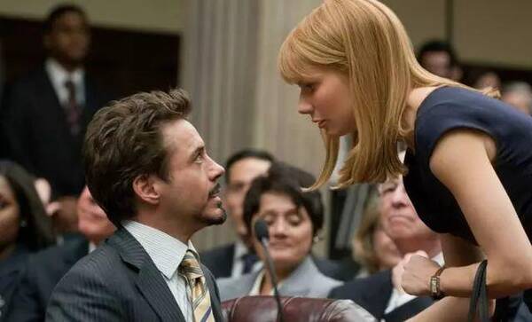 托举导弹的钢铁侠,最后一刻给小辣椒打电话!她