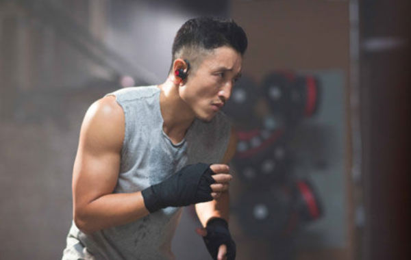 邹市明比赛台下冉莹颖_邹市明比赛收入(2)