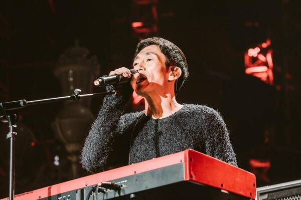 刘迦帝现身INK音乐节 连唱多首歌曲引发万人合