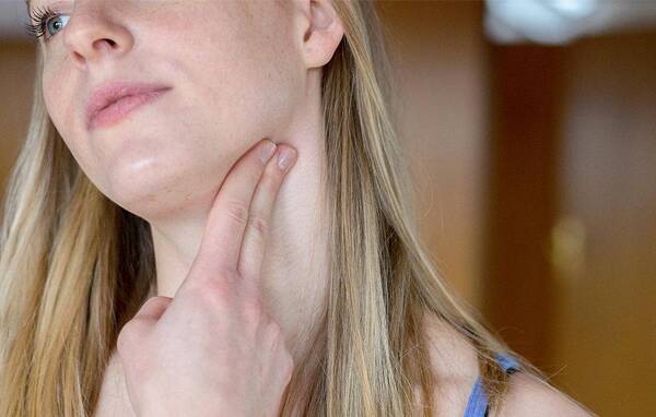 你知道你为什么会得慢性咽炎吗?用甘草加上它