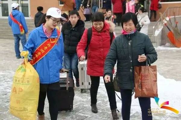 2018年服务春运暖冬行动喀什青年志愿者正式