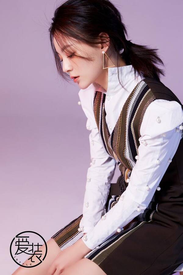 毛林林《谈判官》化身杨幂闺蜜,她的好衣品你