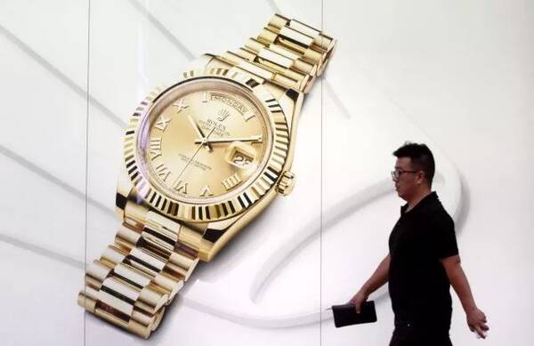 La Perla 香港门店因拖欠租金被告上法庭;刘雯