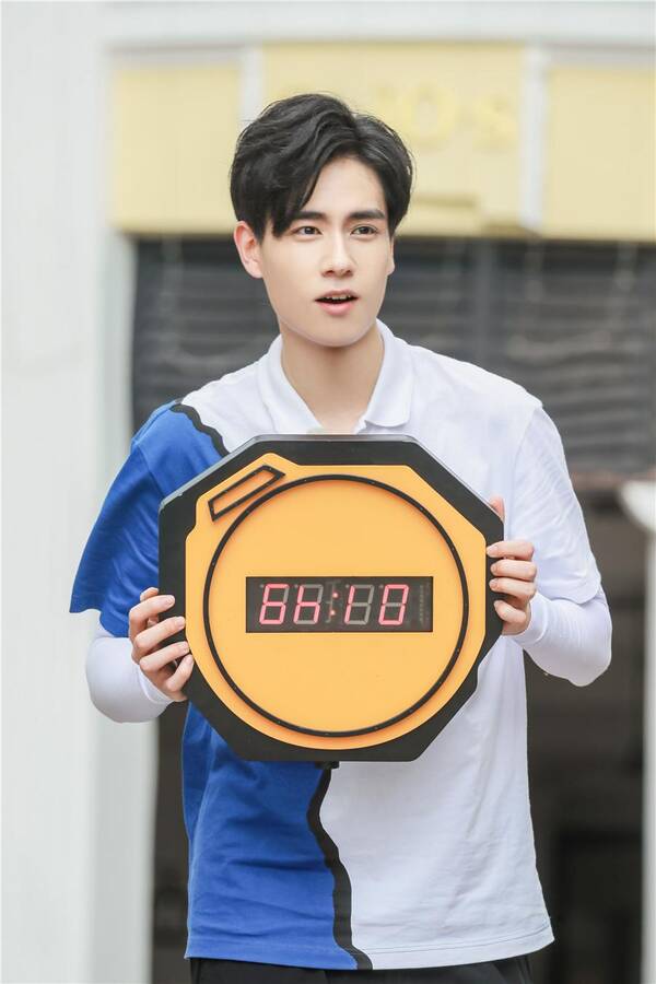 《二十四小时》春节连播收视口碑双丰收获《人