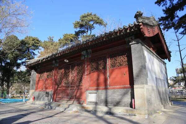 北京的公主坟,葬的是还珠格格原型?