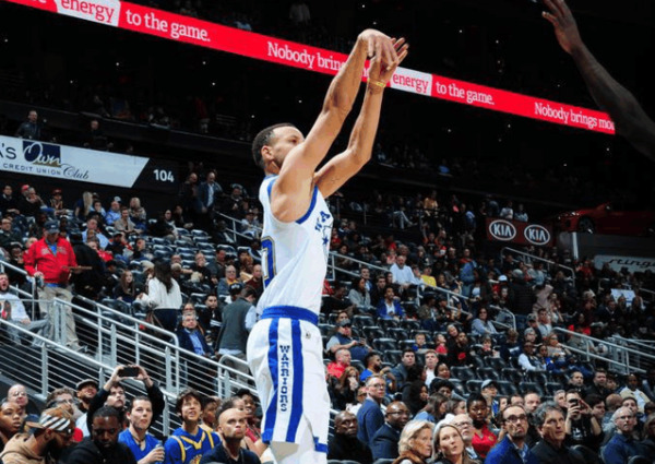 勇士扎扎垫脚陋习伤库里!库里若受伤大麻烦来