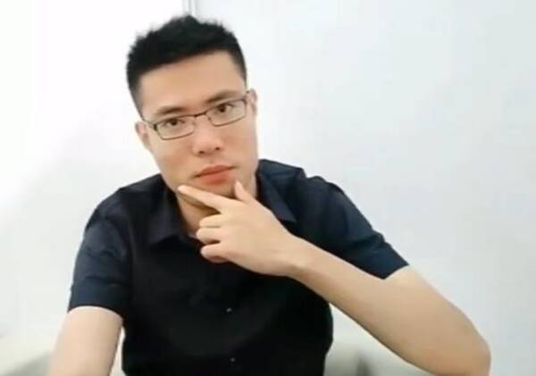 斗鱼两E签约的骚白打水漂了?停播十天究竟是