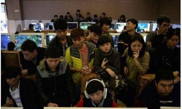 ! 叛逆期孩子玩手机, 游戏究竟该怎么管教? 各路