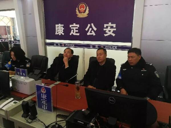 州委常委、常务副州长赵波莅临康定市公安局检