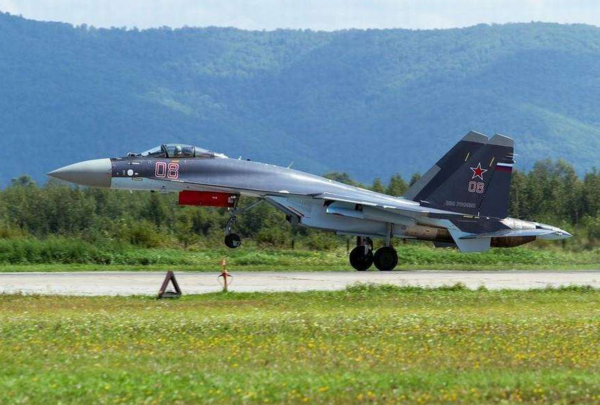 为何我军又要增购苏35战机?这些用处让它无可