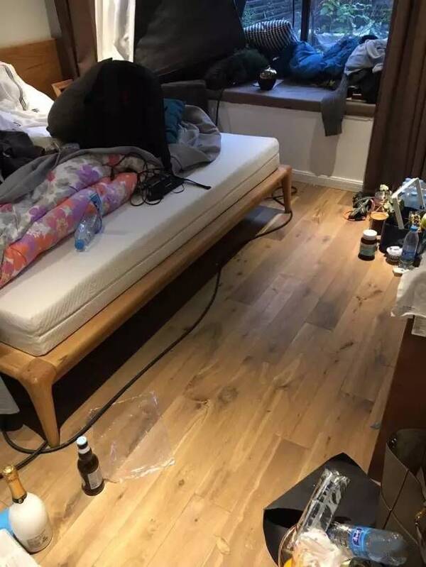 藏自慰器,扔避孕套,人能不要脸到什么地步?