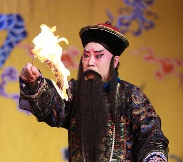 曹云金唱京剧却遭吐槽东施效颦!网友:师父干啥