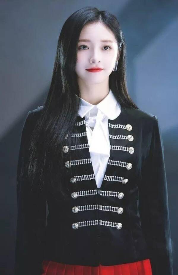 周洁琼美女吊打四美貌美女,但却毁在了腿型上讨鬼传2千年图片