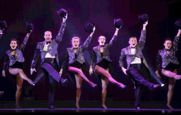 可鄙的我迷你冲浪康康舞舞蹈家在新的特殊使命圣诞快乐视频