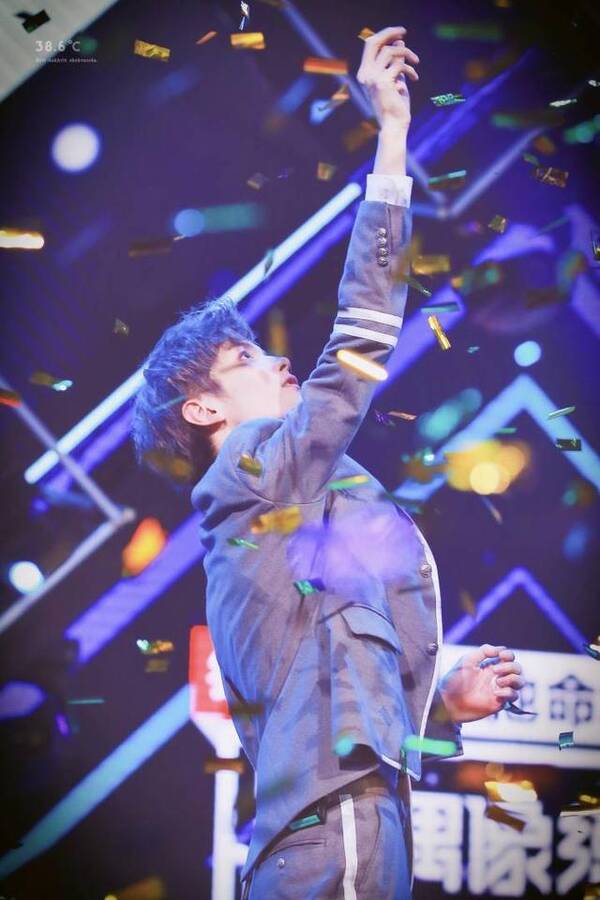 卜凡、木子洋、毕雯珺,不管和谁组CP,灵超都逃