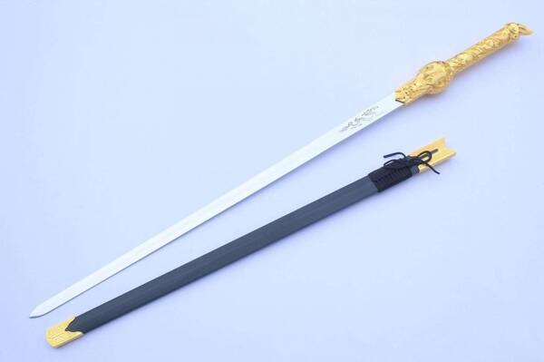《七剑下天山》电影中，哪支剑最厉害?舍神剑or 游龙剑??