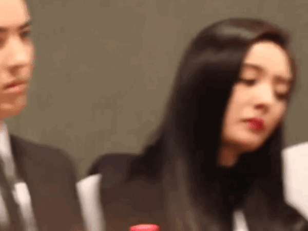 翻白眼哪家强,杨幂蒋欣来称王!