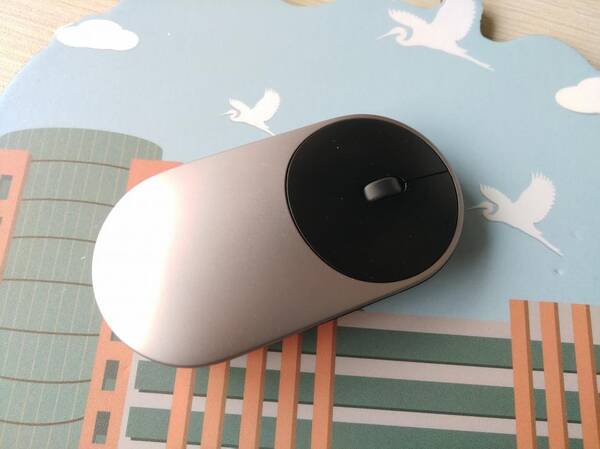 轻薄便携高颜值--小米便携鼠标