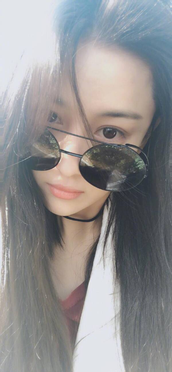 第一眼给人高冷女生