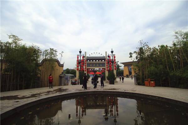 一条街吃遍陕西:宏兴码头-西安坊上美食街盛大