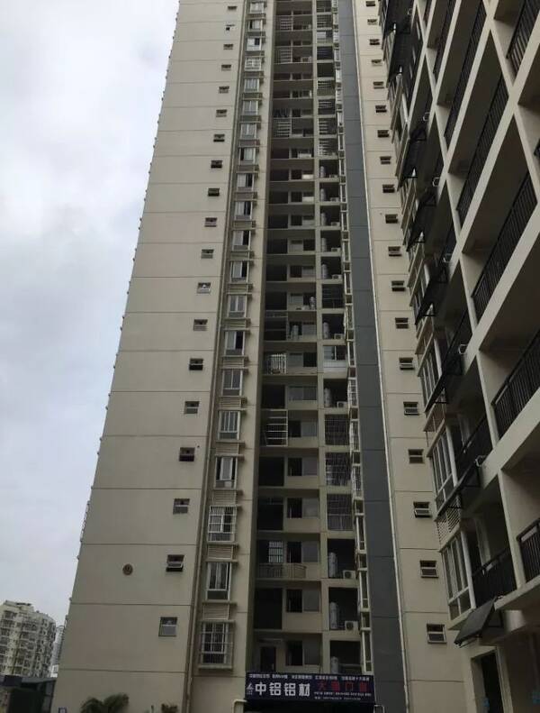 有钱任性?业主将楼上楼下四套房楼板打穿,要在