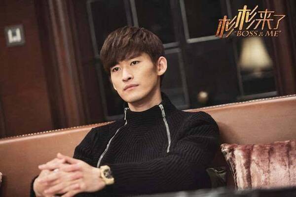 翰首次回应变老:如果我的抬头纹可以夹牙签,