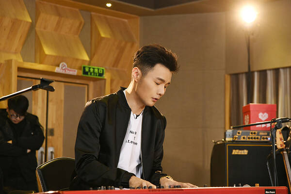 《无限歌谣季》李荣浩回忆父亲去世伊一泪目