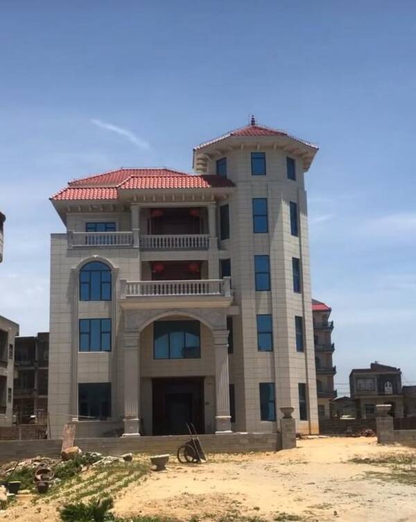 福建人都是怎么挣的钱,村村盖别墅,再看看自己