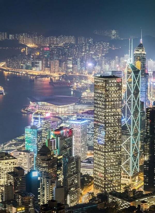 上海PK香港,谁的国际化教育更魔性?| 圆桌