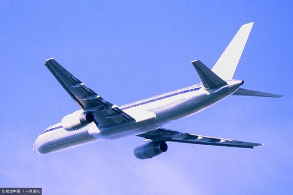 川航英雄机长背后:1名机长7年时间 培训成本超