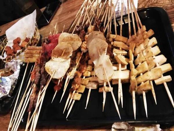 别只知道食宝街,附近的人大是真正的美食天美食时尚广场图片