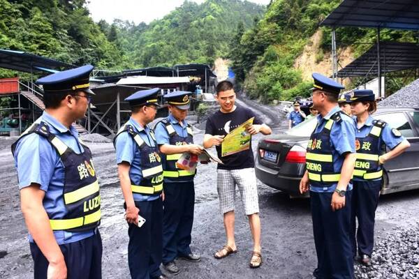 规范执法 护路为民 凯里公路管理局全面开展路