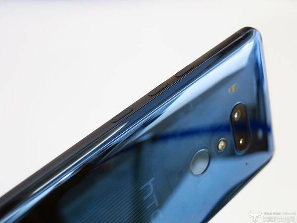 HTC U12+国行版发布:不只拍照超华为P20这个