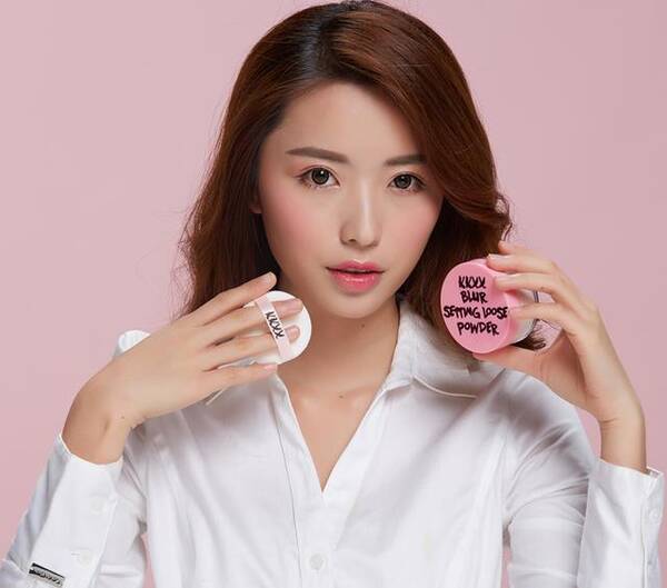 女生别傻傻瞎涂BB霜,化妆师教你这样涂,一天不发红包女生5.20图片