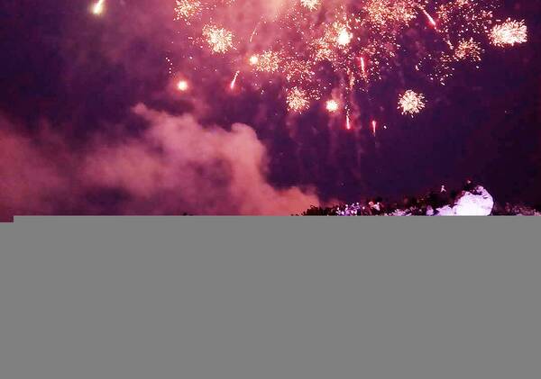 杨钰莹仙气飘临湖南安化斗牛节,大量安保人员