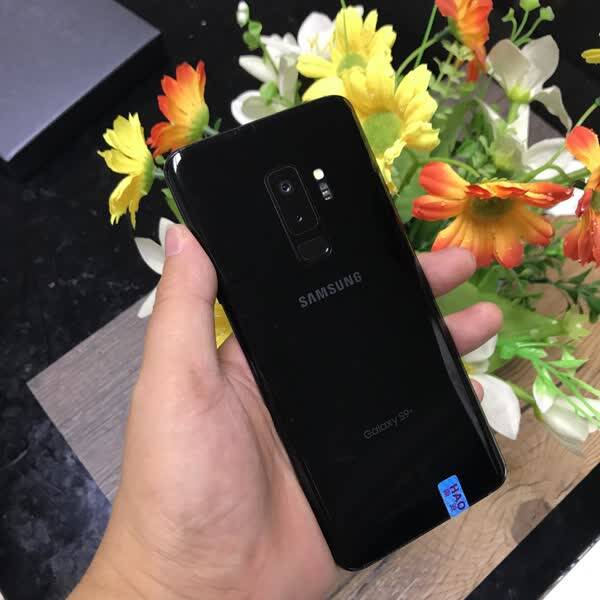实拍新一代三星s9跟s9+到底哪款值得入手,从这