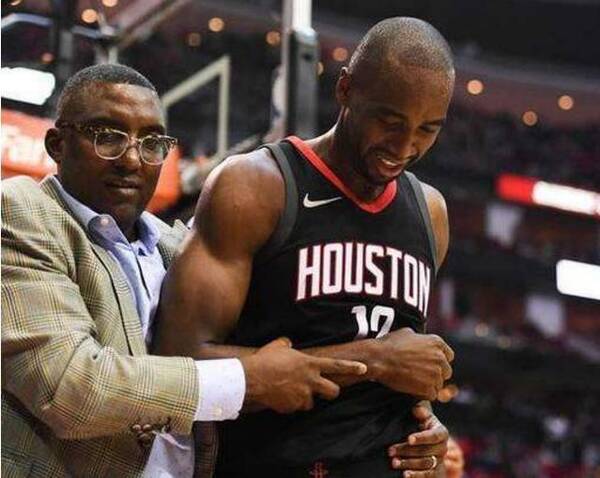 134分100板9帽,火箭旧将联手内线铁塔轰动NB