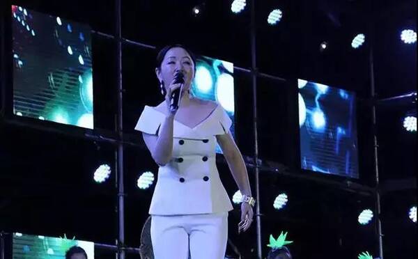 茶山上的小阿妹来了!杨钰莹现身黑茶之乡湖